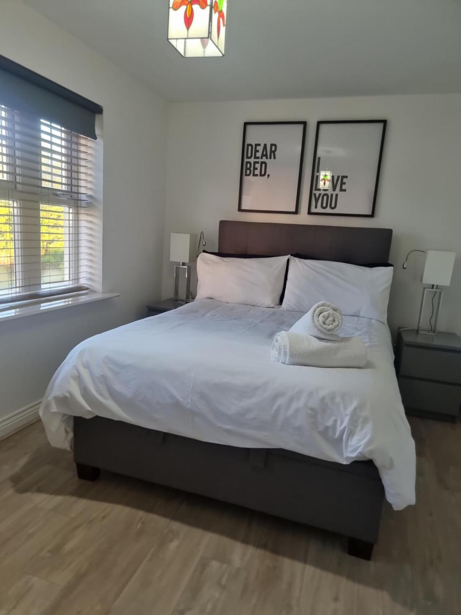 Bromley Common- Double Bedroom With En-Suite With Private Lounge In Shared Town House ภายนอก รูปภาพ