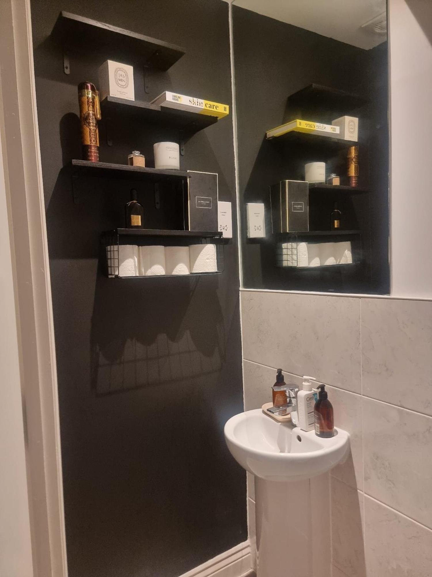 Bromley Common- Double Bedroom With En-Suite With Private Lounge In Shared Town House ภายนอก รูปภาพ